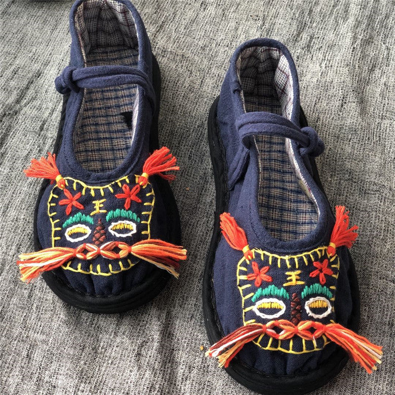 Handmade Cloth Shoes with cute Tiger Embroidery in Cloth G.34 -G.42 24006s