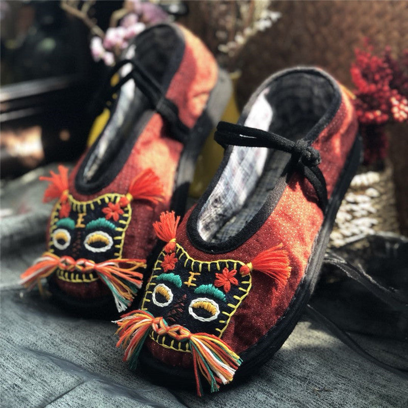 Handmade Cloth Shoes with cute Tiger Embroidery in Cloth G.34 -G.42 24006s