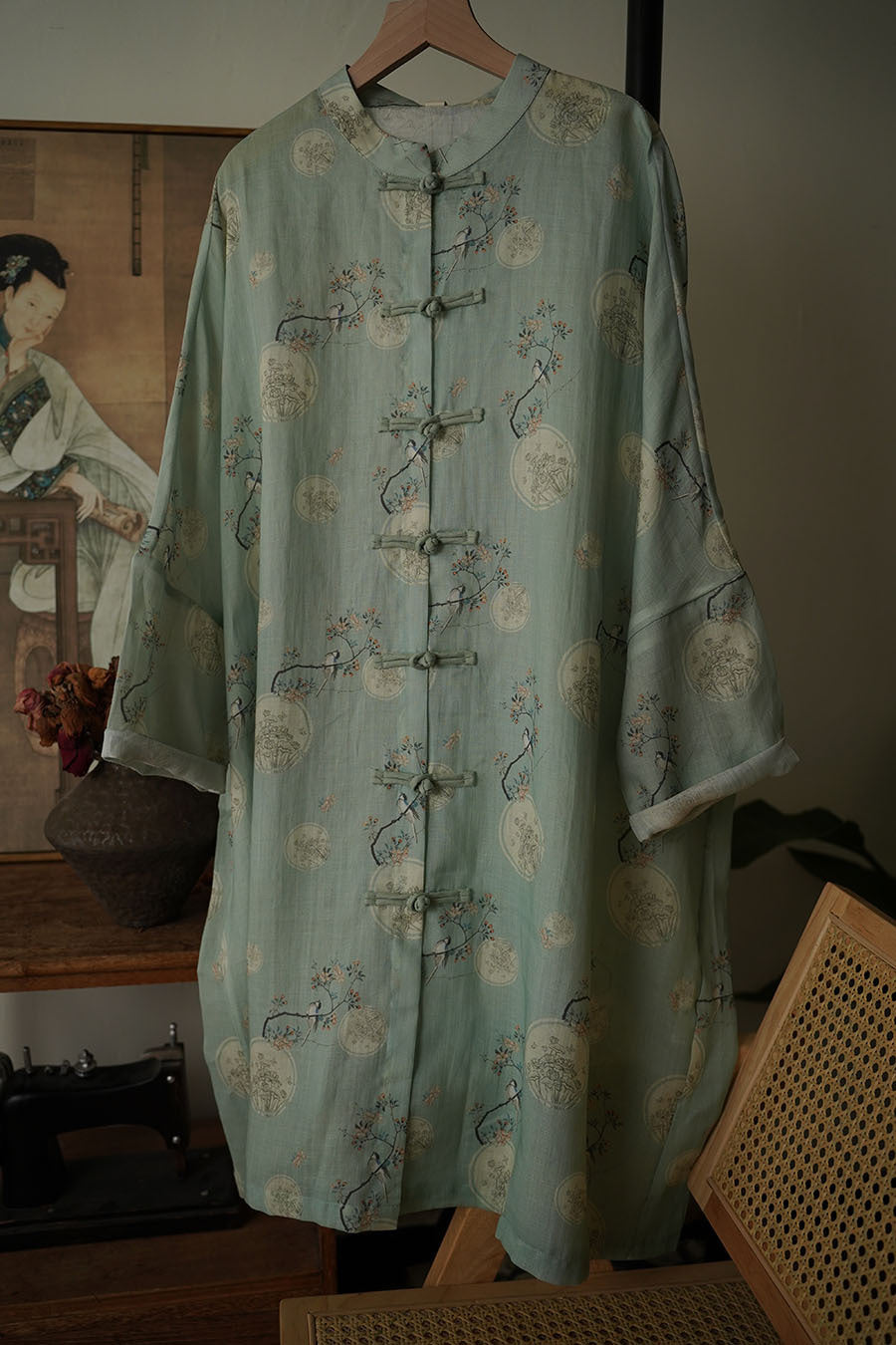 100% Ramie Linen Vintage Chinese Women Long Tunic with Chinese Traditional Buttons and Vintage Floral Print 241705s