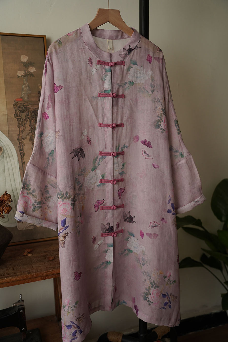 100% Ramie Linen Vintage Chinese Women Long Tunic with Chinese Traditional Buttons and Vintage Floral Print 241605s