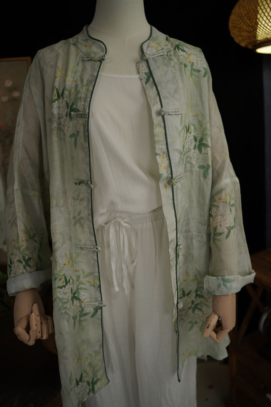 100% Ramie Linen Vintage Chinese Women Long Tunic with Chinese Traditional Buttons and Vintage Floral Print 241805s