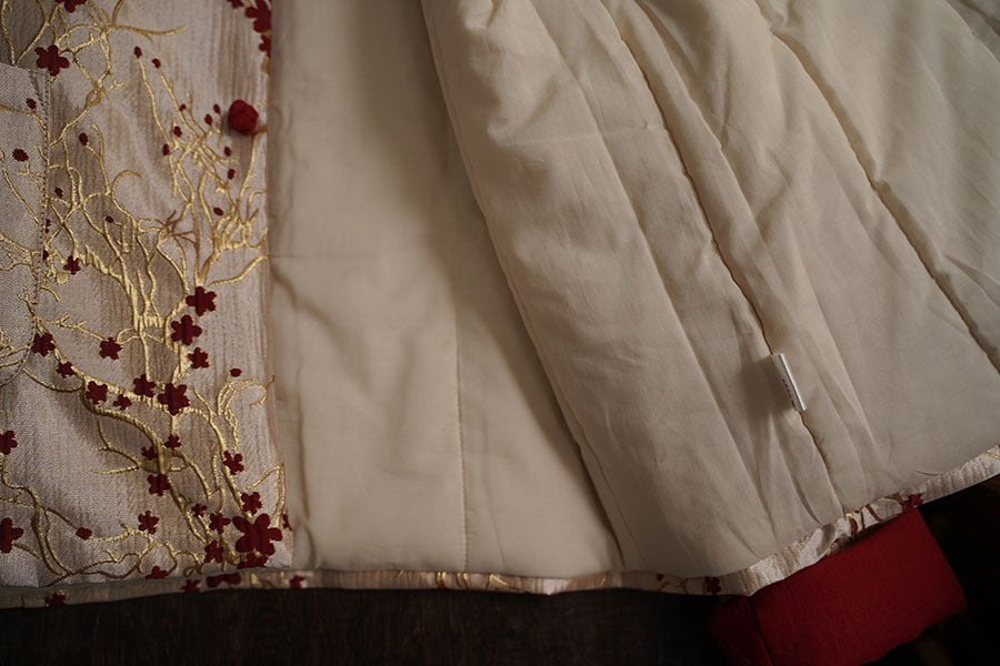 Embroidered Women Quilted Chinese Jacket with Chinese Handmade Buttons & Pockets 251020w