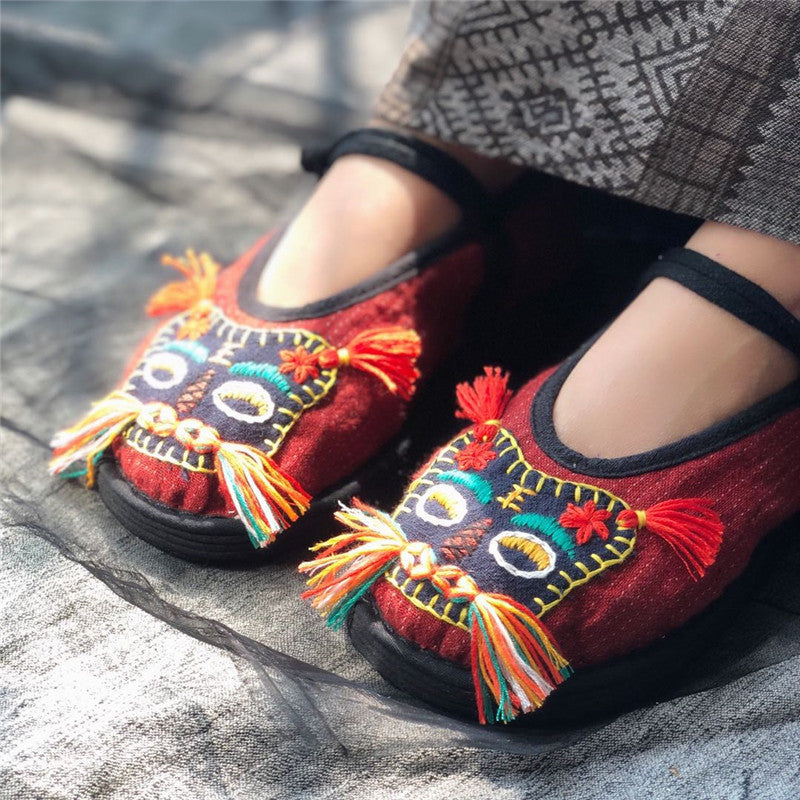 Handmade Cloth Shoes with cute Tiger Embroidery in Cloth G.34 -G.42 24006s