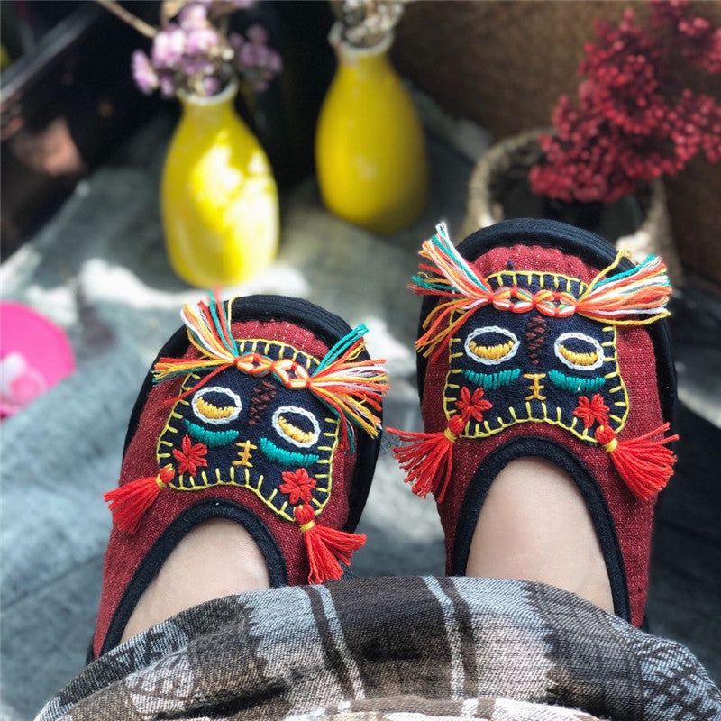 Handmade Cloth Shoes with cute Tiger Embroidery in Cloth G.34 -G.42 24006s