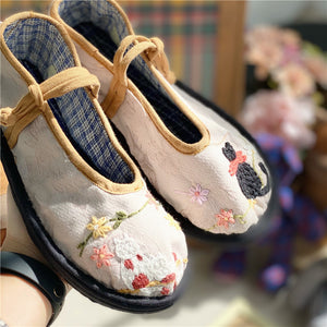 Handmade Shoes with cute Cat and Floral Embroidery in Cloth G.34 -G.42 24001s