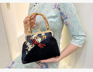 Handmade Cheongsam Clutch Handbag with Bamboo Handel & Chinese Buttons DL9922A